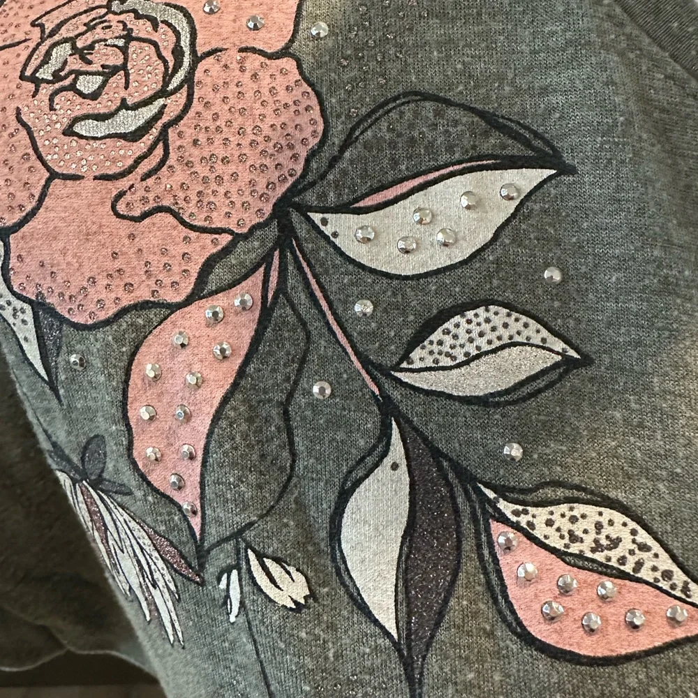 Olive Green Floral Short Sleeve Tee SIZE SMALL - Picture 7 of 8